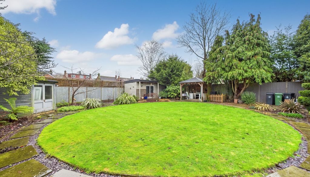 Additional image 28 of 5 bed detached house for saleUpland Drive, Brookmans Park AL9