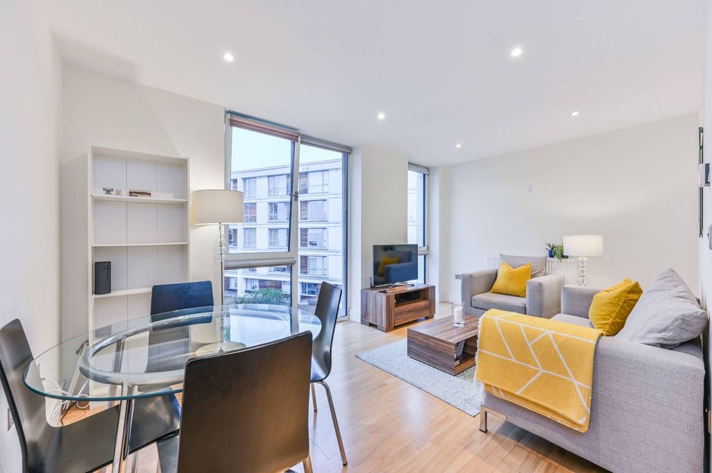 Property photo 2 of 9