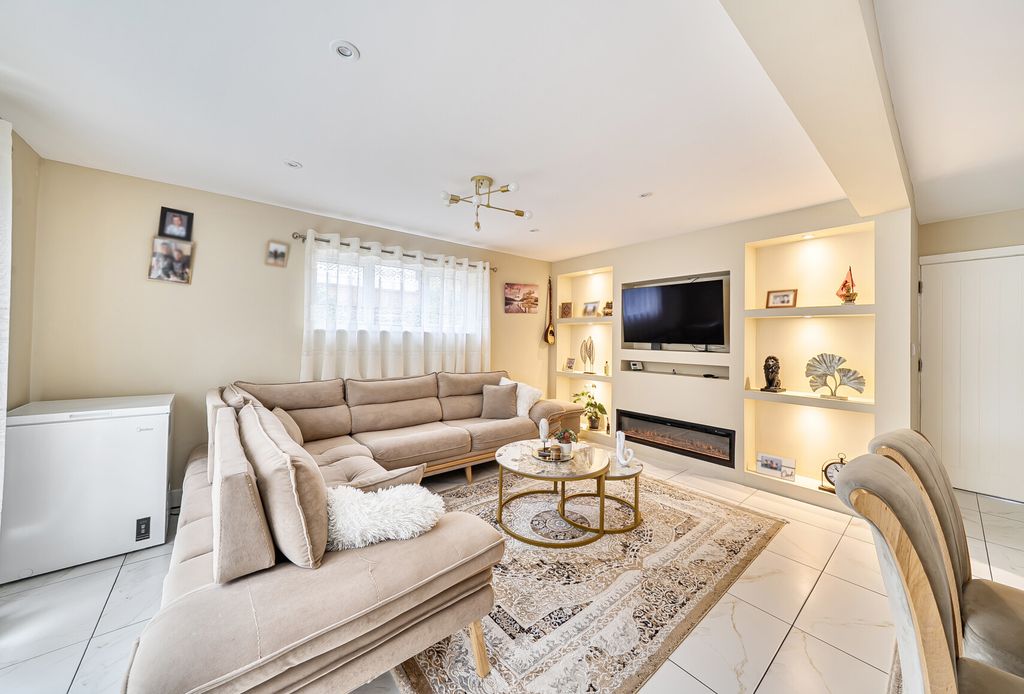 Property photo 3 of 12 1473015-25-6A2A91...