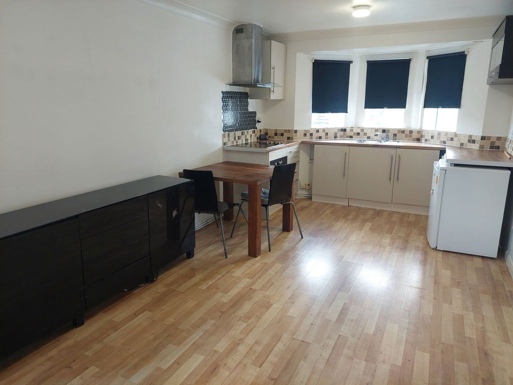 Property photo 1 of 8 Living Room W/ Eat In Kitchen