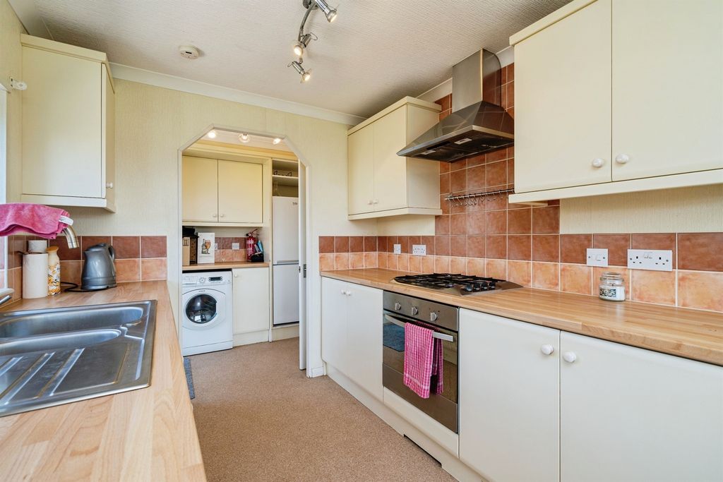 Property photo 2 of 16