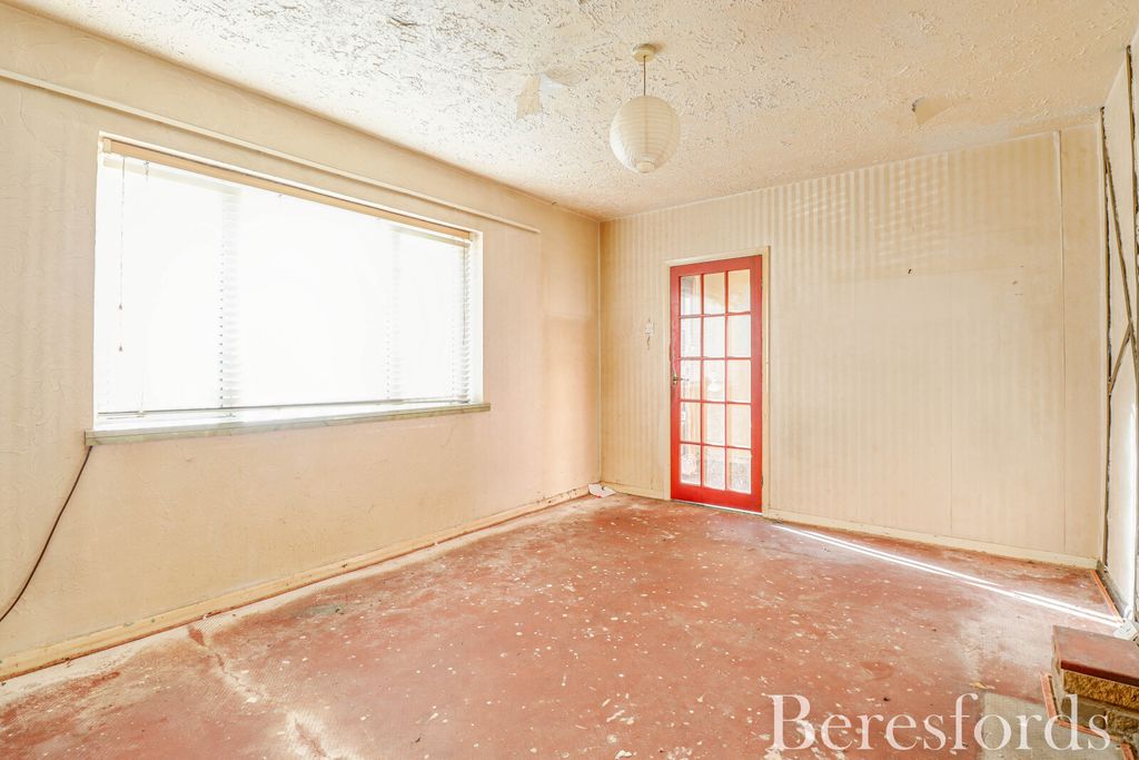 Property photo 3 of 19 Picture No. 02