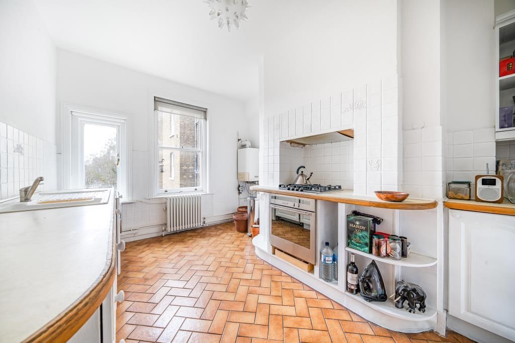 Property photo 3 of 12 Kitchen