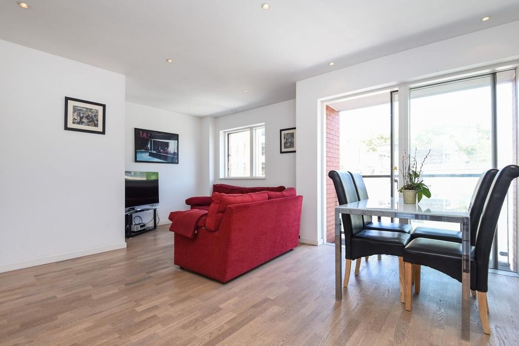 Property photo 2 of 14 Picture No. 01