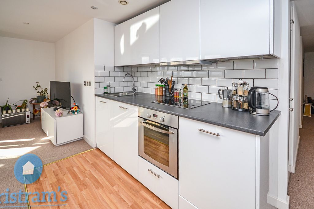 Property photo 3 of 14