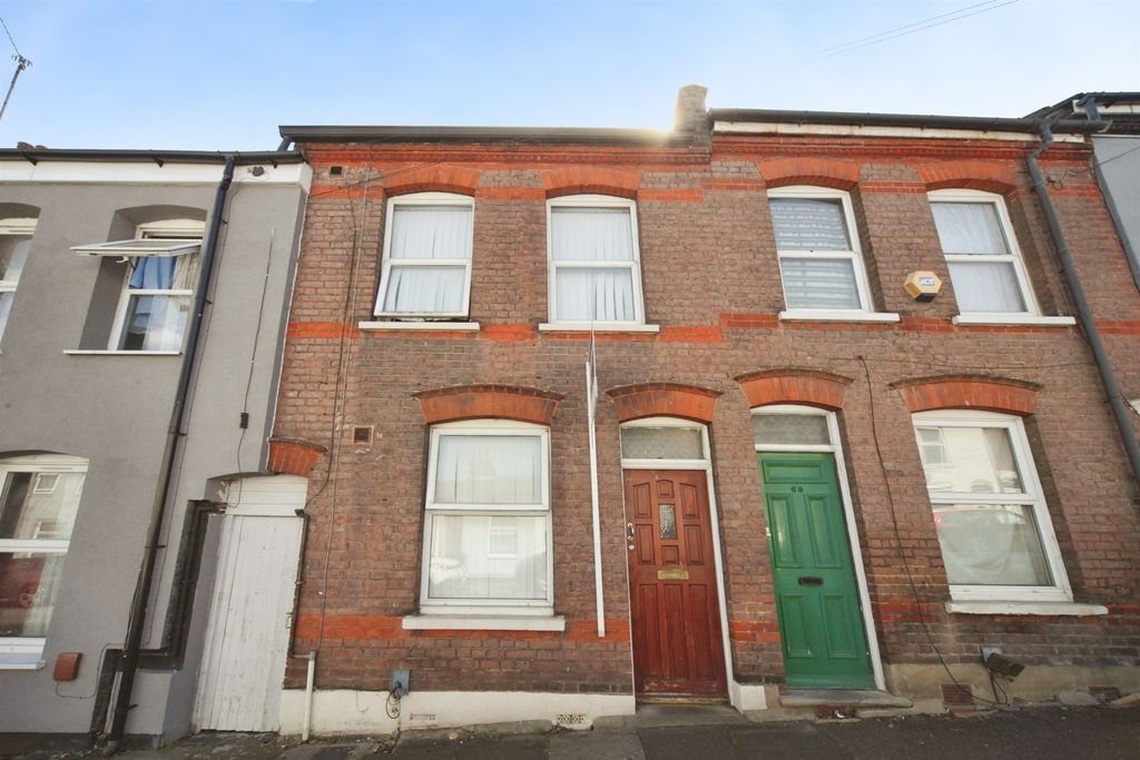 Property photo 1 of 17