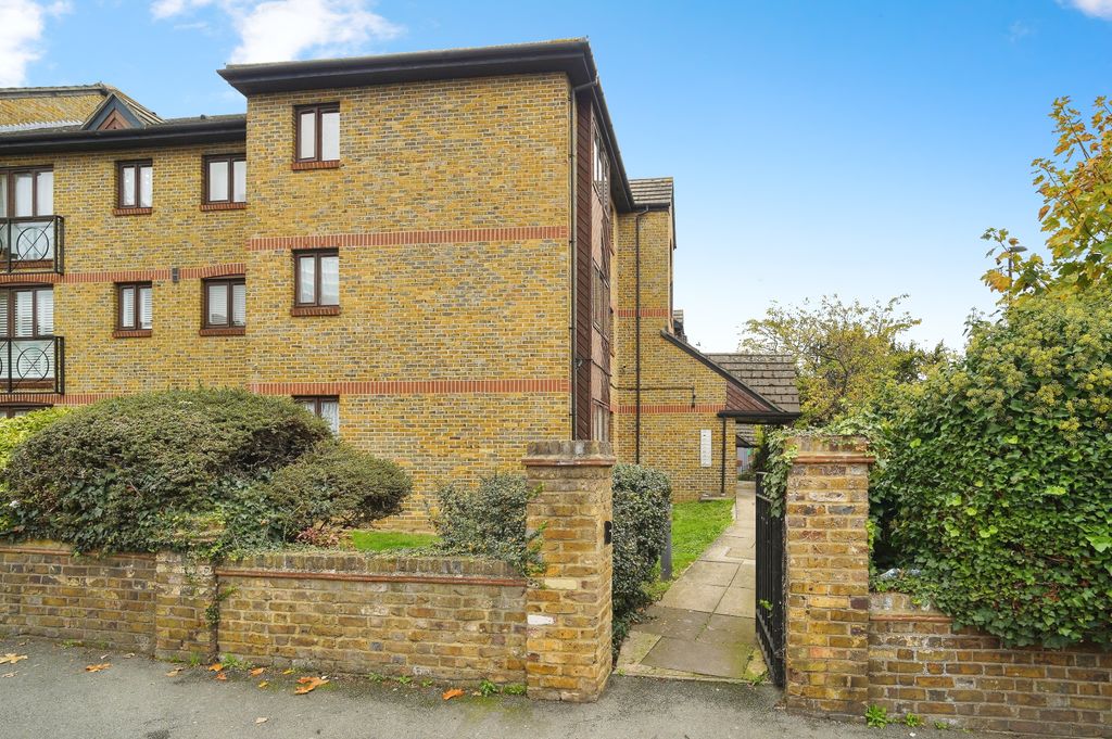 Property photo 2 of 10