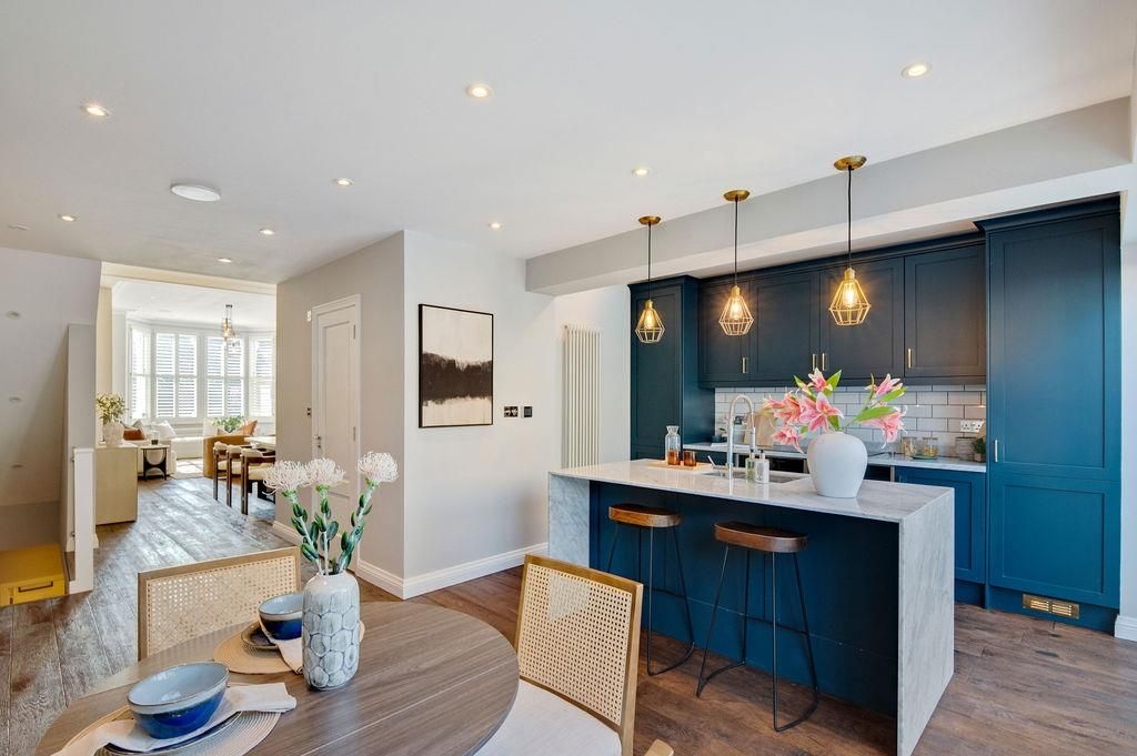 Property photo 2 of 29 Claphamcommonnorthside91A-30.Jpg