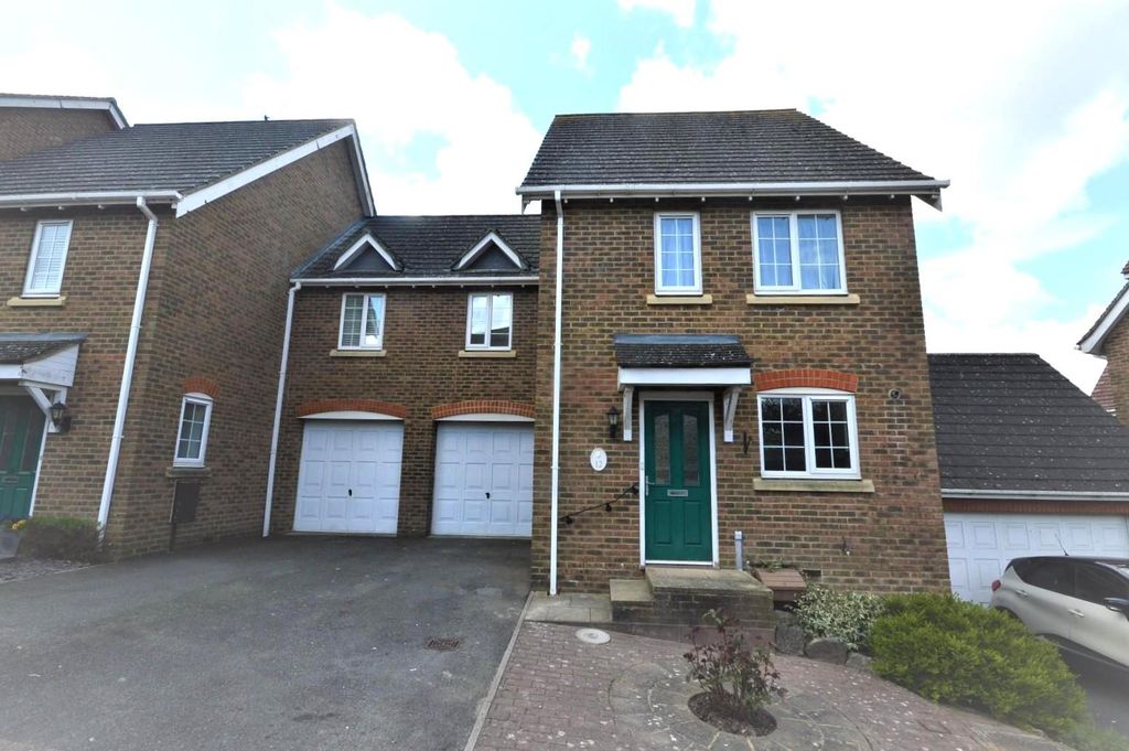 Property photo 1 of 7 12 High Ridge External.Jpg