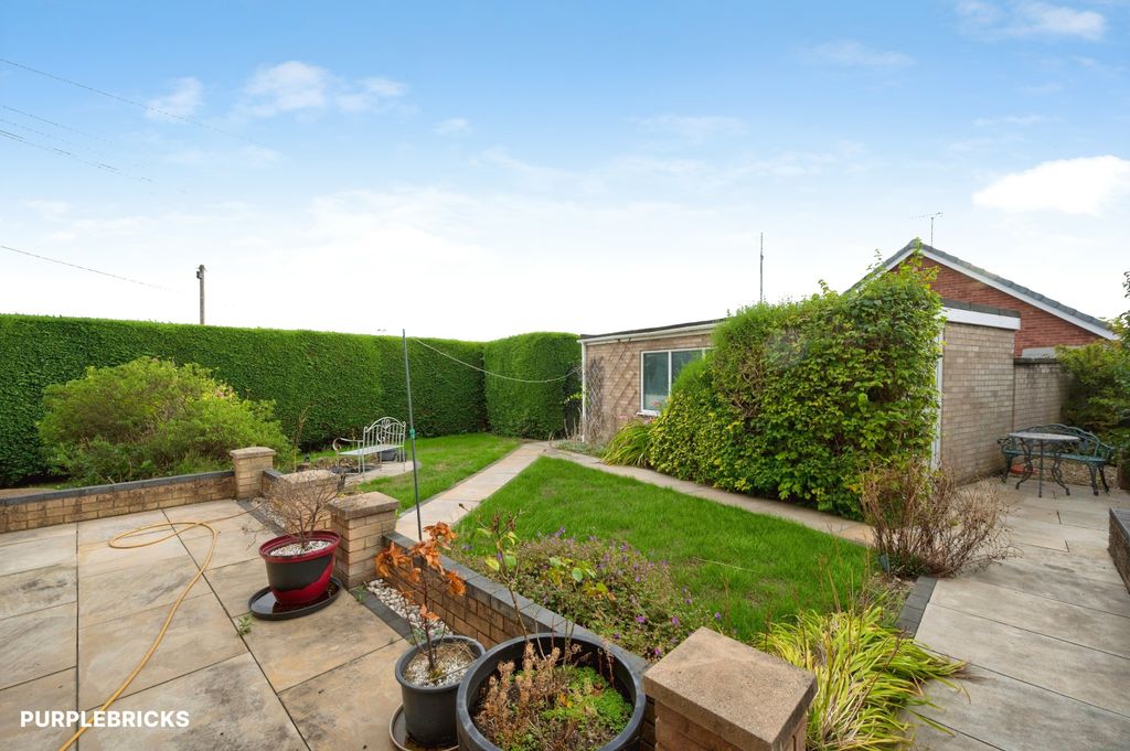 Property photo 2 of 26