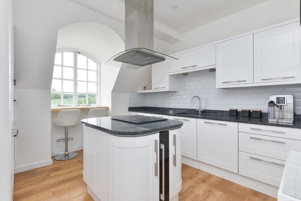 Property photo 2 of 21 5154394