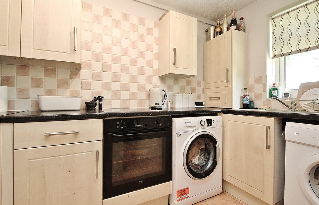 Property photo 3 of 8 Picture No. 01