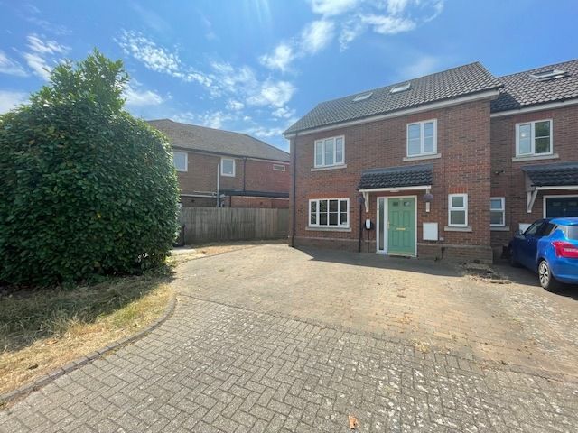 Property photo 1 of 11 Cinques Road, Gamlingay...