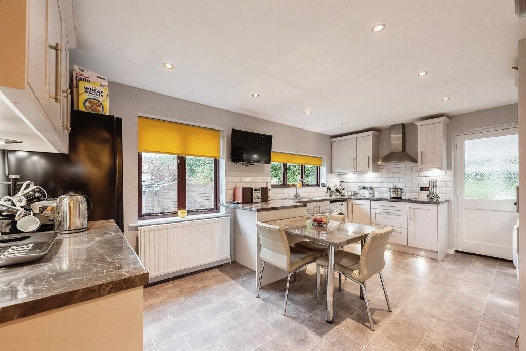 Property photo 3 of 12 Image