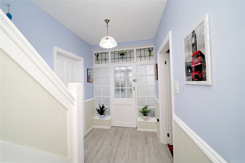 Property photo 2 of 34 Picture No. 52