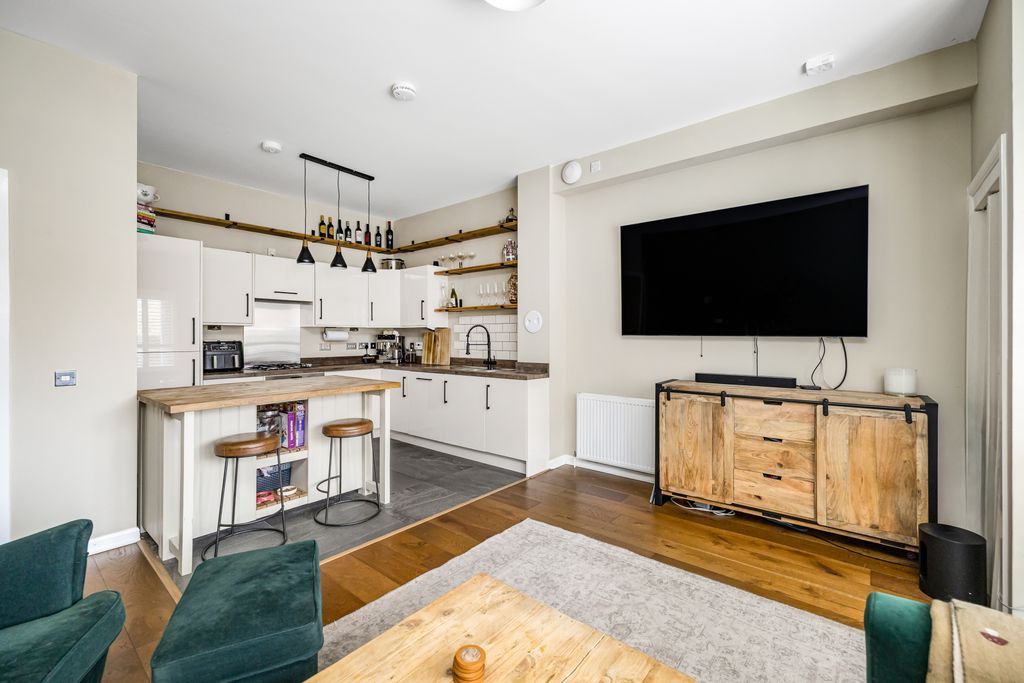 Property photo 3 of 19 Property Image 3