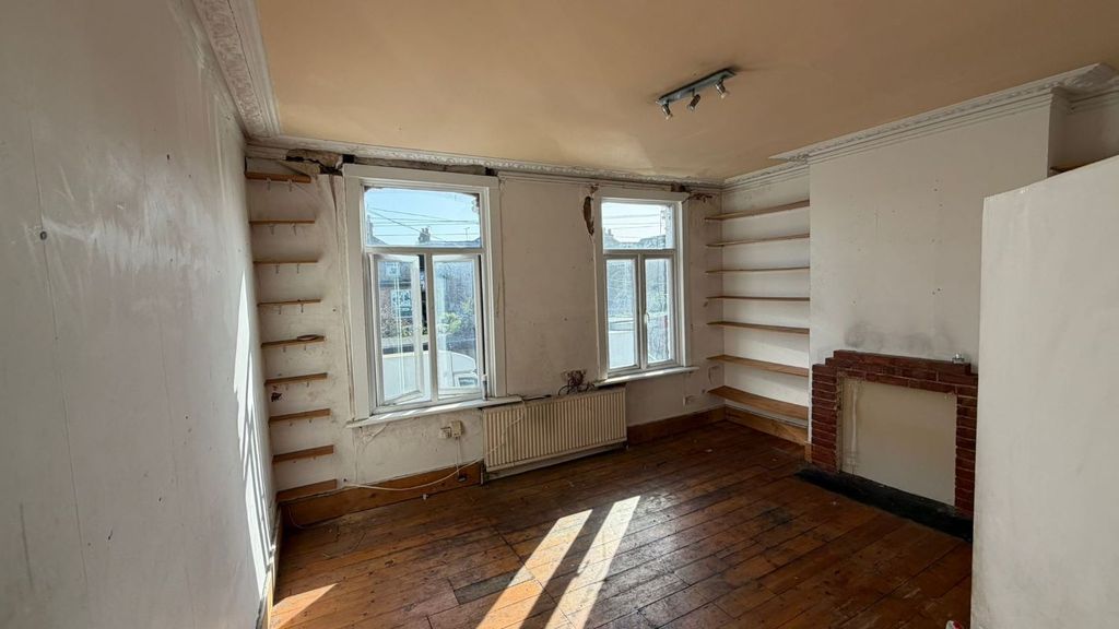 Property photo 3 of 8