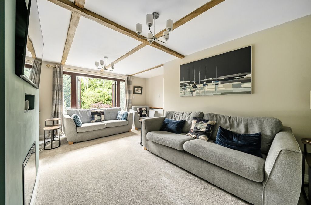 Property photo 2 of 12 1482081-7-6A3A58F...