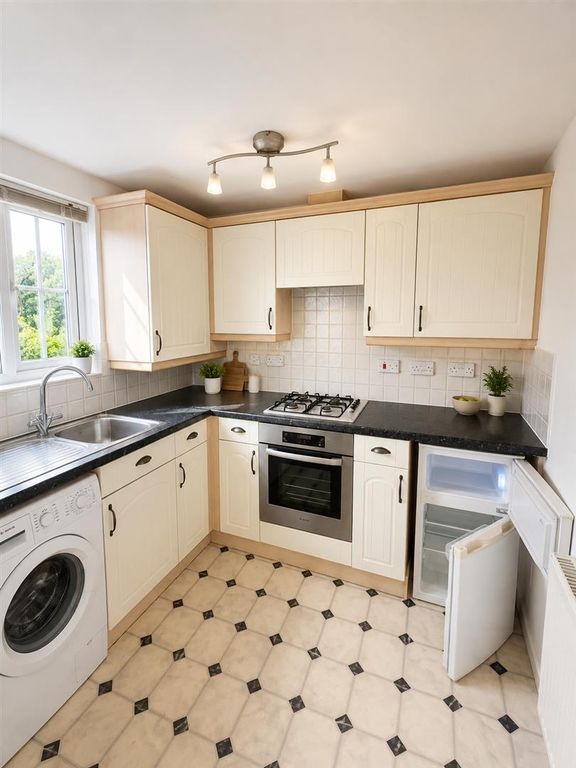Property photo 3 of 11 365088B4-0606-4154-8A82-Fc564761229d.Png