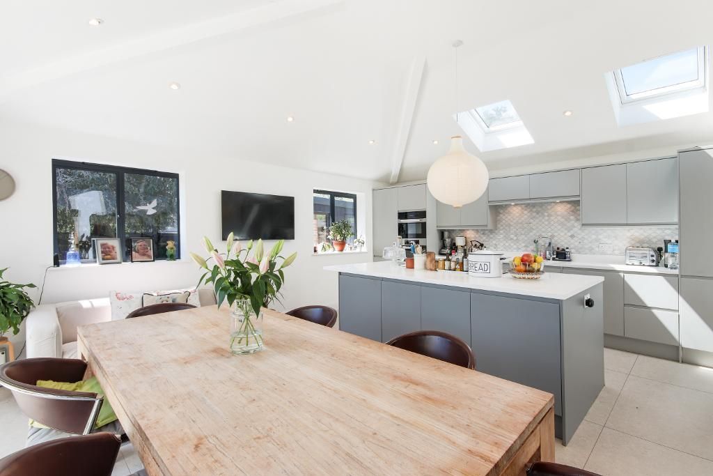 Property photo 2 of 19 Photo 2