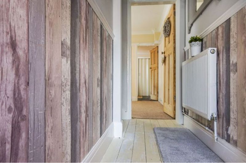 Property photo 2 of 9 Entrance Hall Way