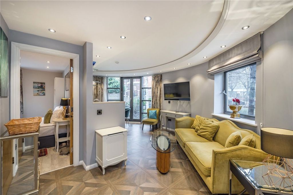 Property photo 1 of 8