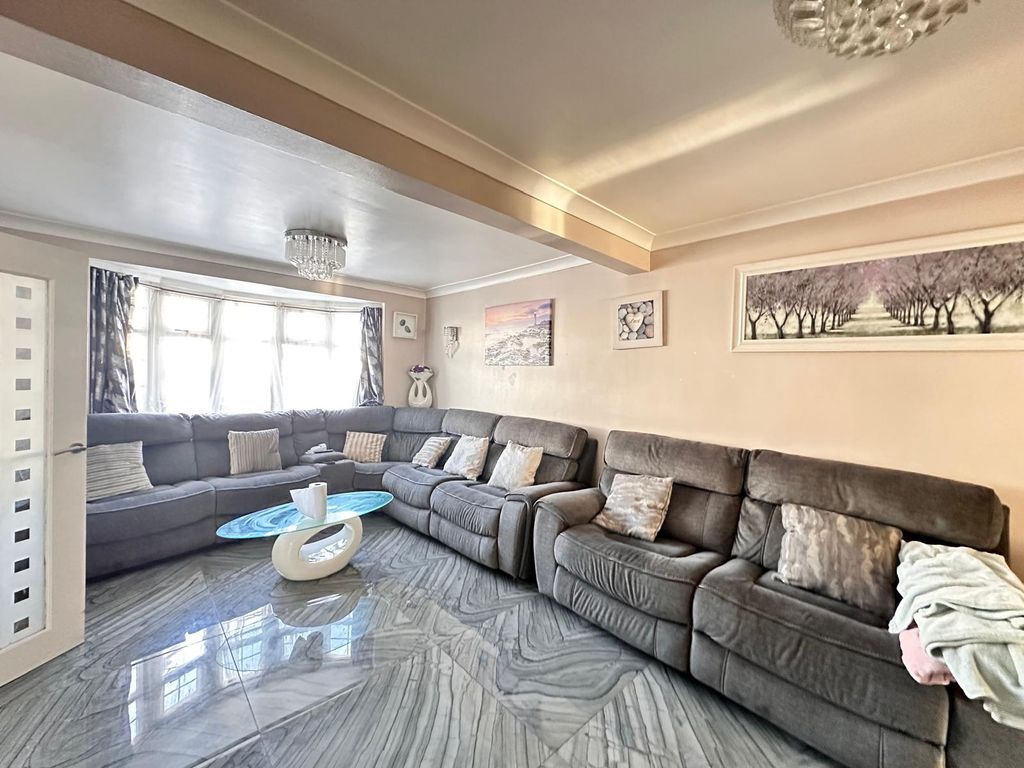 Property photo 1 of 14 Three Bedroom Property To Rent In Ub3