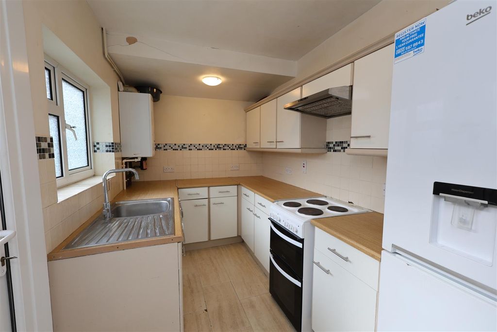 Property photo 2 of 20 Kitchen