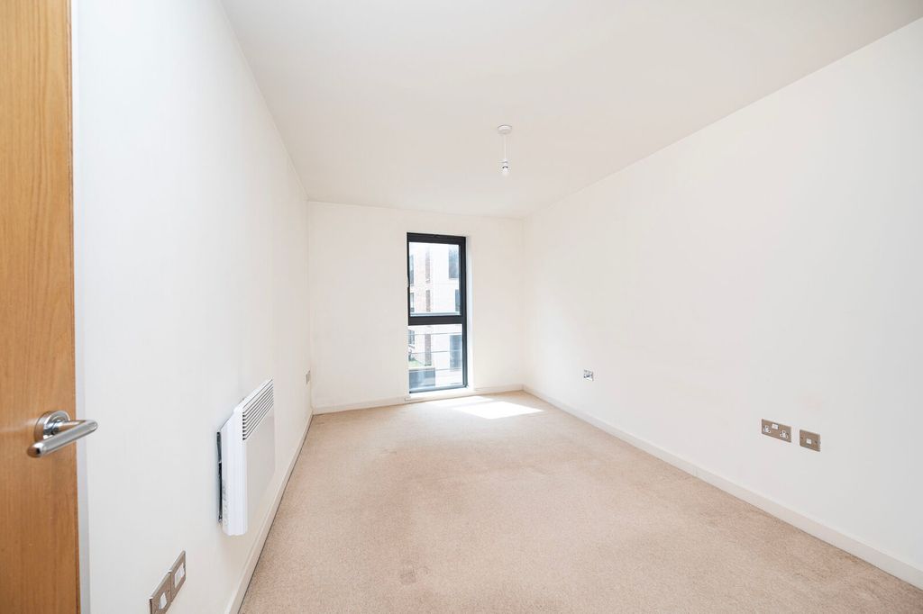 Property photo 2 of 9