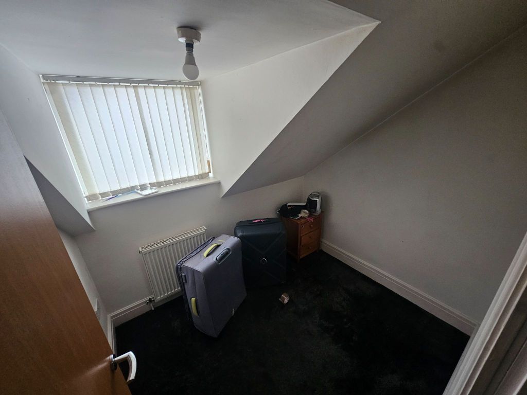 Property photo 3 of 8 Photograph 3