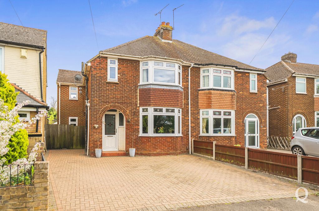 Property photo 1 of 23 E5240A03-406F-48B...