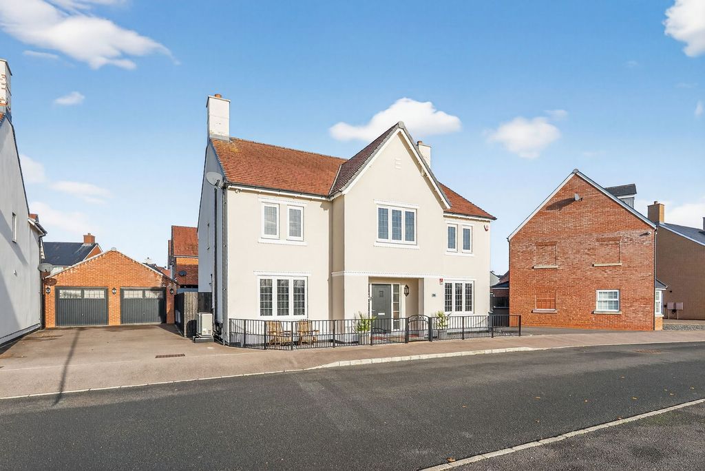 Property photo 2 of 54