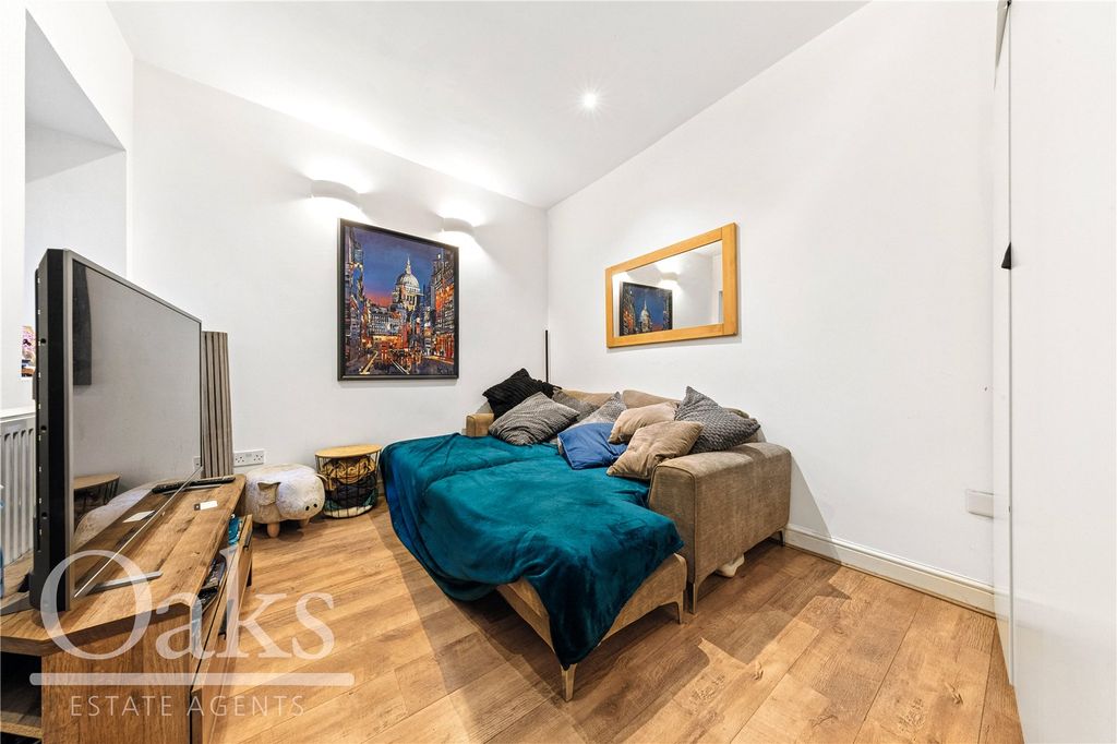 Property photo 3 of 8 Picture No. 02