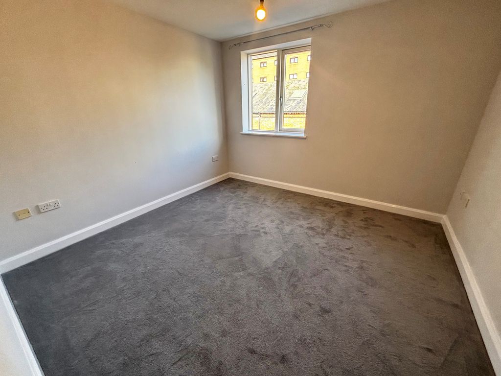 Property photo 3 of 9 Bedroom