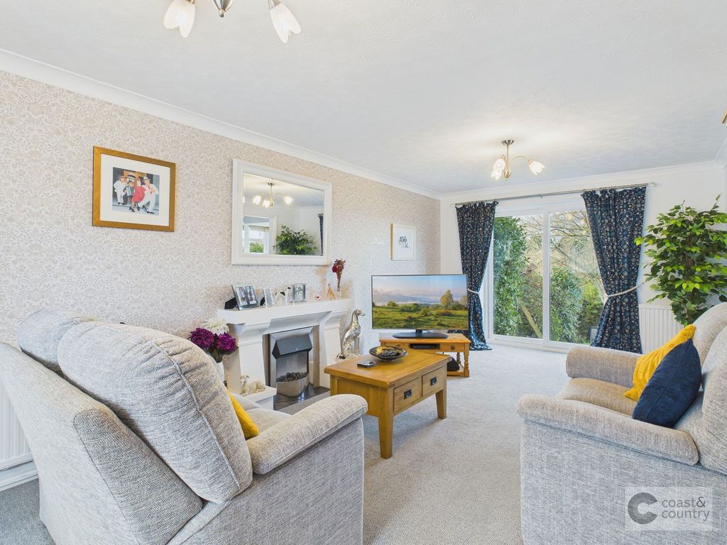 Property photo 2 of 28