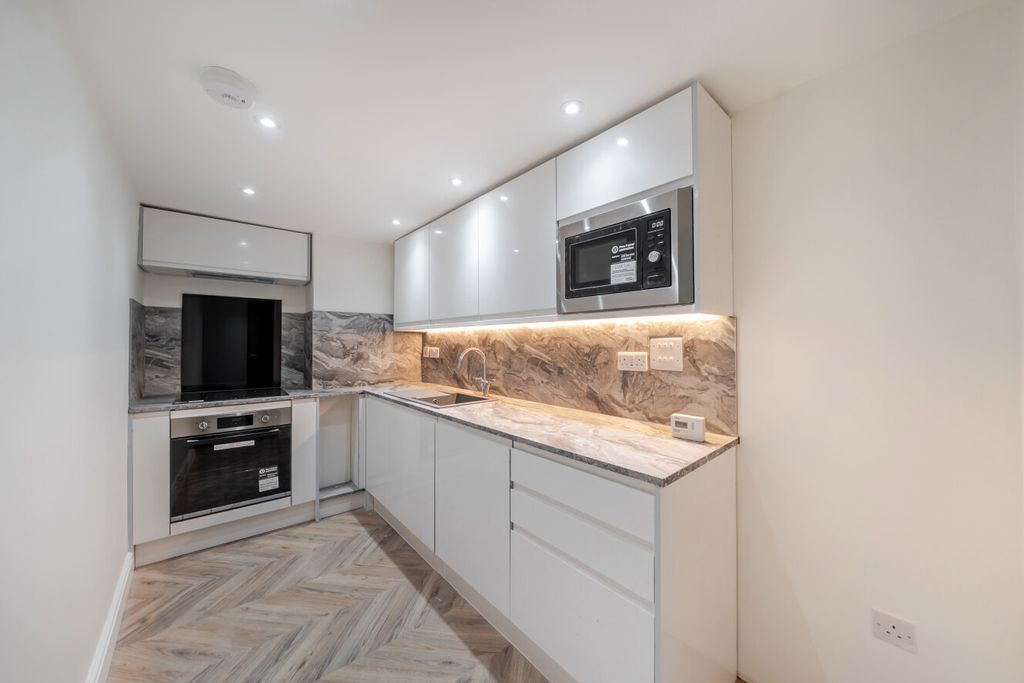 Property photo 1 of 9 1538478-8-1A15Ea9...