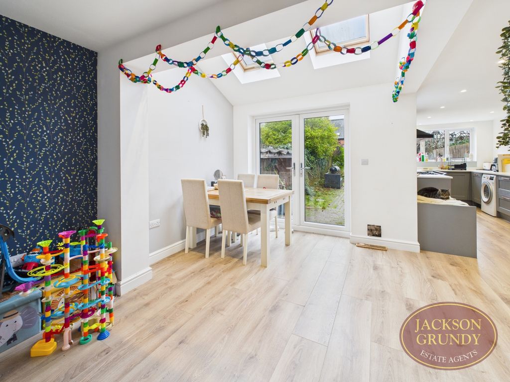 Property photo 3 of 10 Beechwood Road