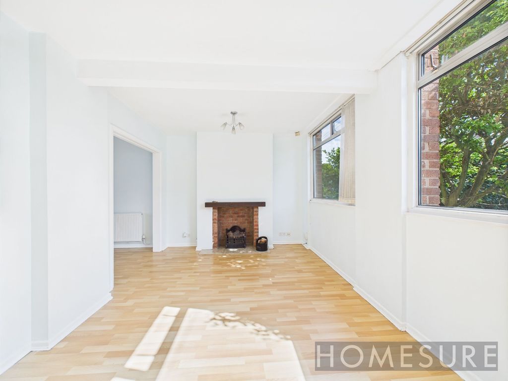 Property photo 3 of 23