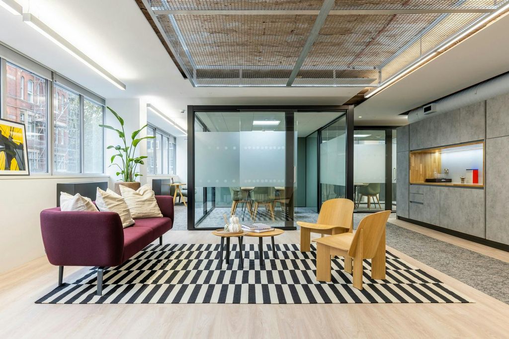 Property photo 2 of 12 Welcome Area / Meeting Room