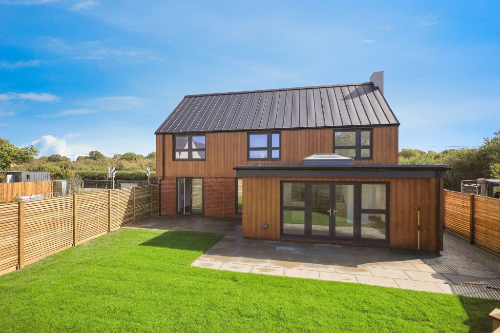 Property photo 1 of 18