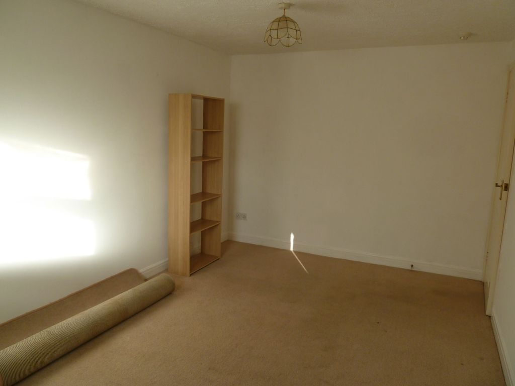 Property photo 3 of 5 Lounge