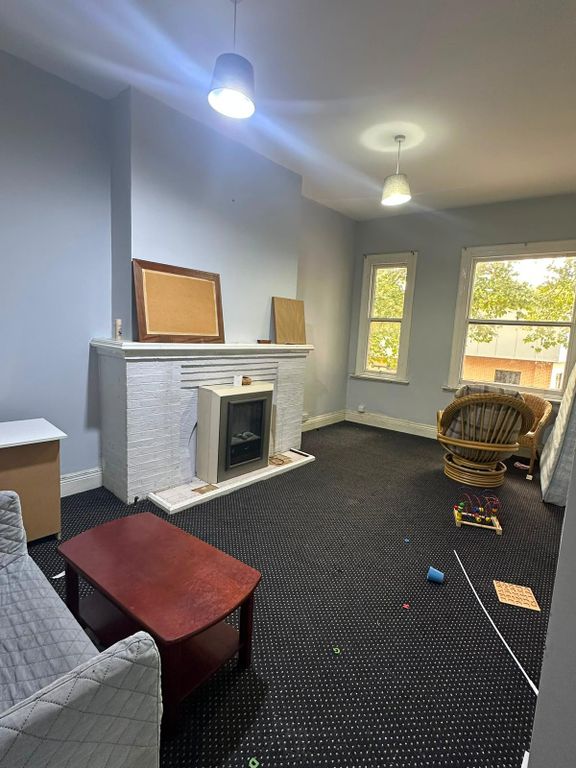 Property photo 3 of 10