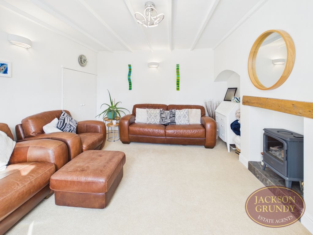 Property photo 2 of 25 Northampton Road