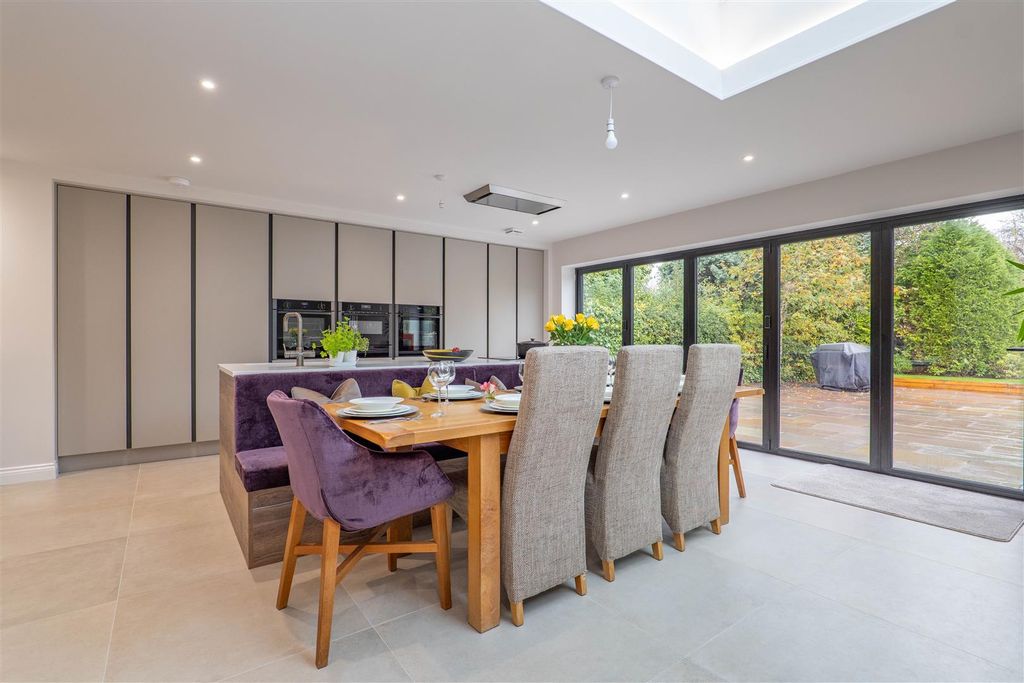 Property photo 2 of 40 Kitchen/Dining/Family Room