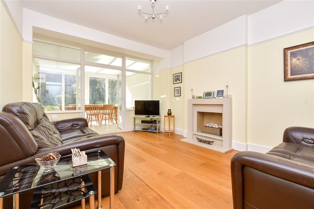 Property photo 3 of 18 Dining Room