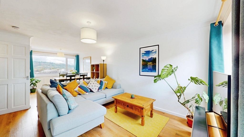 Property photo 2 of 9 Pbox-Img.Jpg