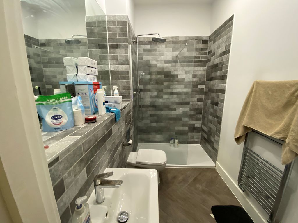 Property photo 3 of 4 En Suite
