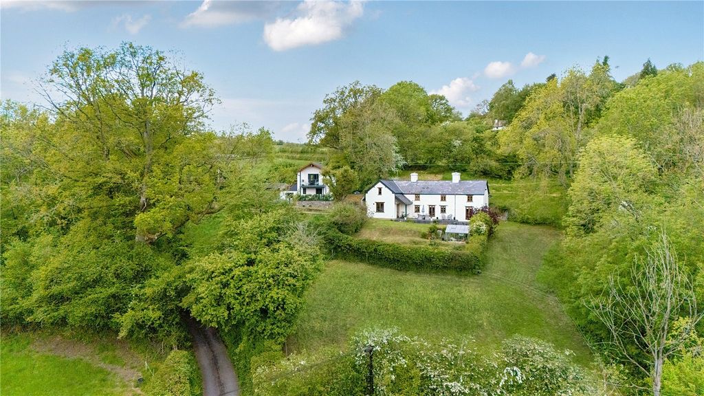 Property photo 1 of 37 Picture No. 28