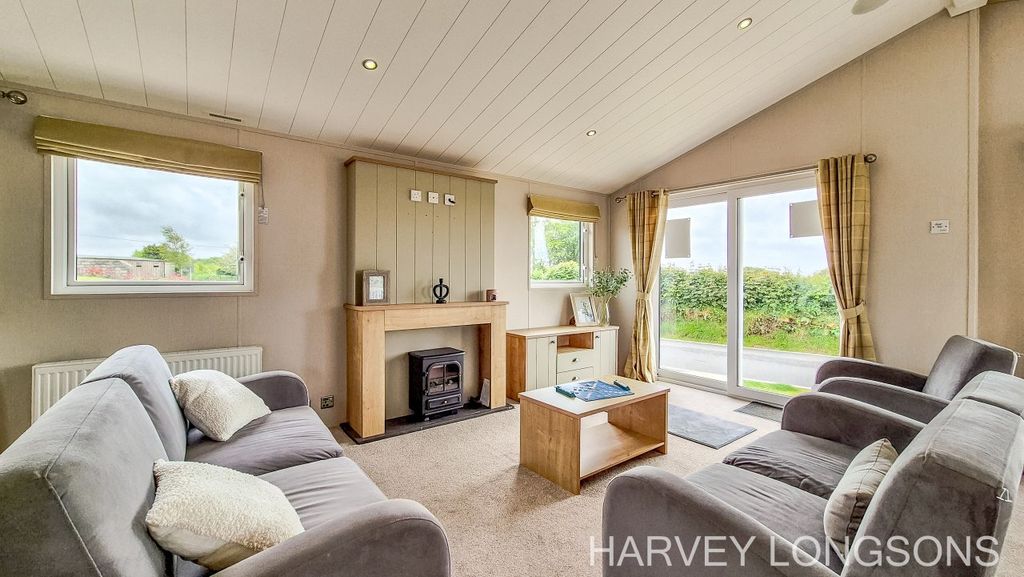 Property photo 2 of 19 Willerby Everleigh Open Plan Holiday Home Interior With Lounge Dining And Kitchen