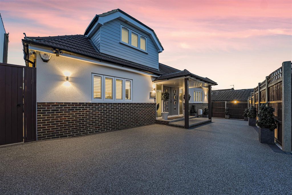 Property photo 1 of 30